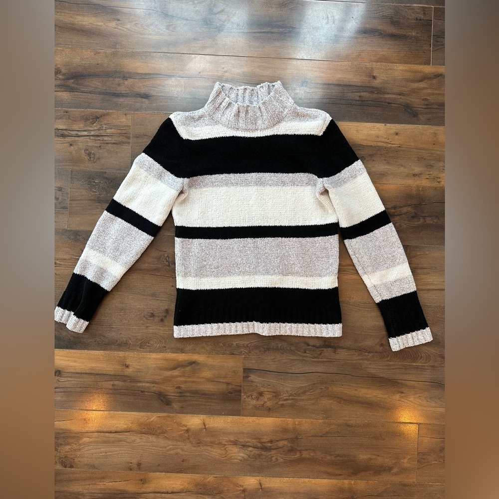 Crazy Horse Liz Claiborne Striped Mock Neck Sweater Cozy M Fall Winter Classic